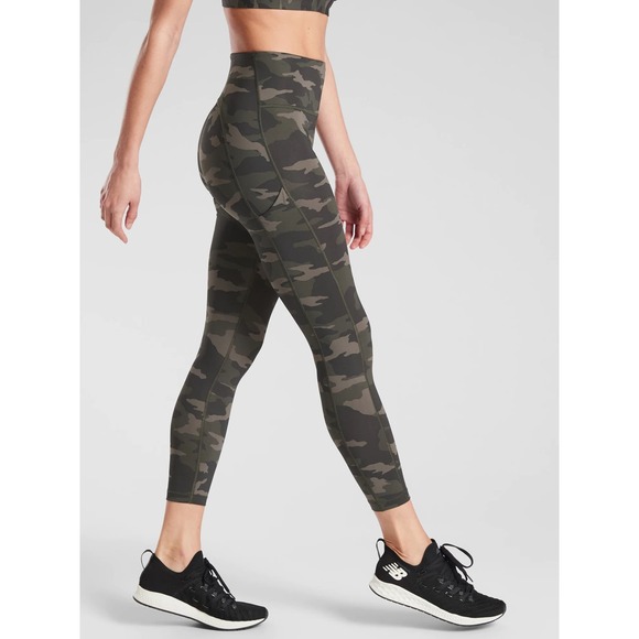 Athleta Ultimate Stash Pocket Camo 7/8 Tight Sz Small Athletic Activewear - Picture 2 of 16